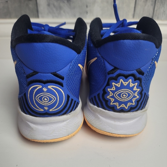 Nike Kyrie 7 Hyper Royal Unisex Sneaker - Picture 4 of 7